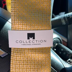 NWT Michael Strahan, Tie 100% silk golden blue